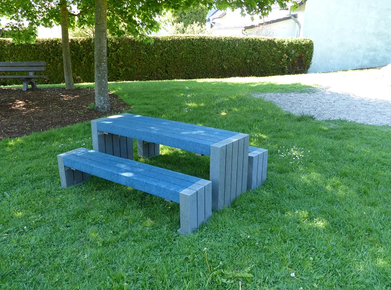 hanit Calero children's bench